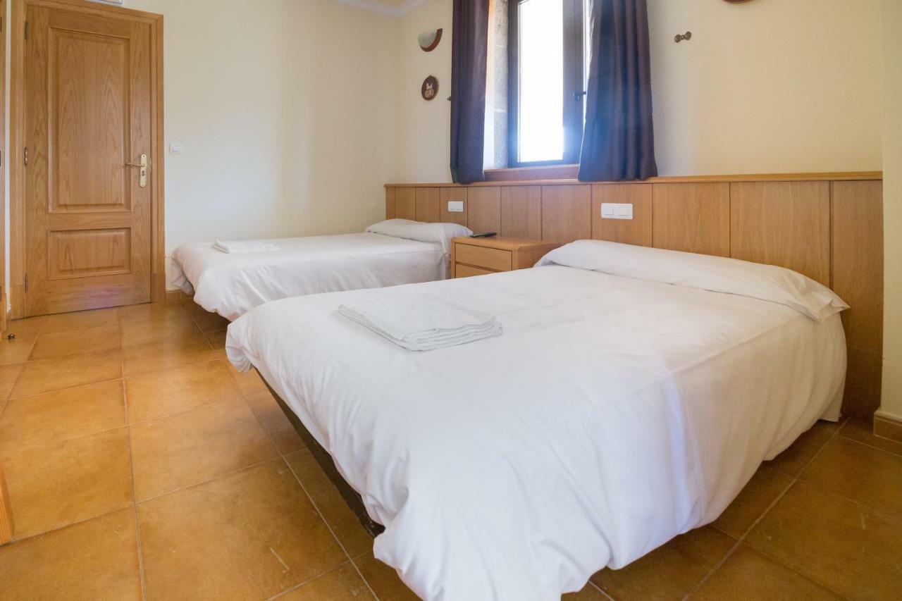 Hostal Albergue Villa San Clemente Tui Exterior foto