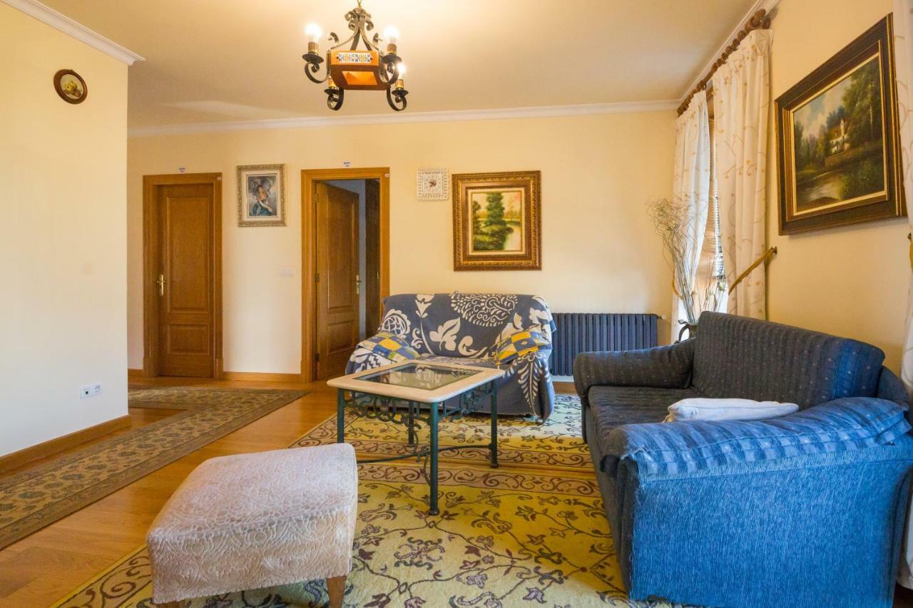 Hostal Albergue Villa San Clemente Tui Exterior foto